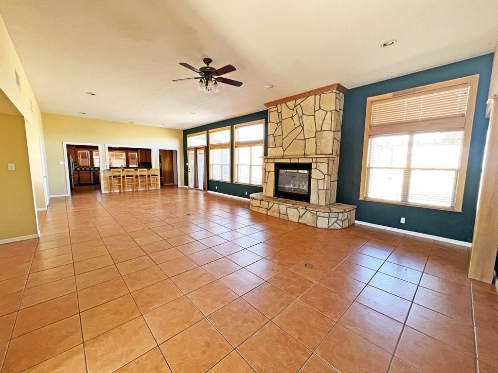 101 Captain Lee Ct - Photo 2 of 50