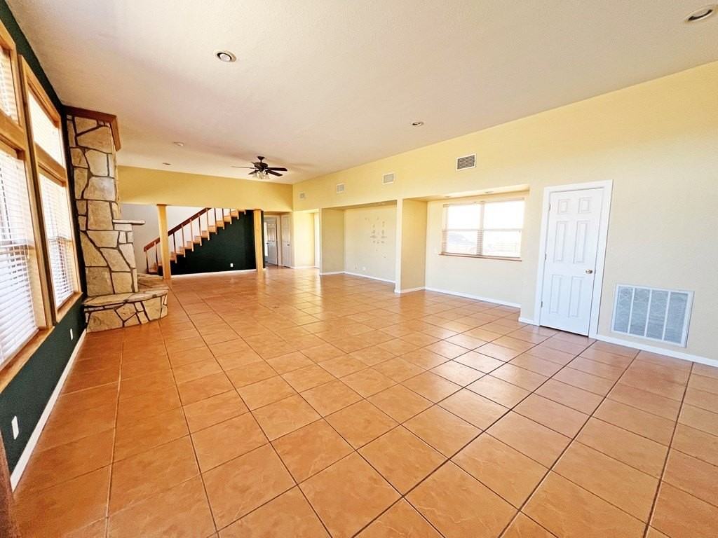 101 Captain Lee Ct - Photo 4 of 50