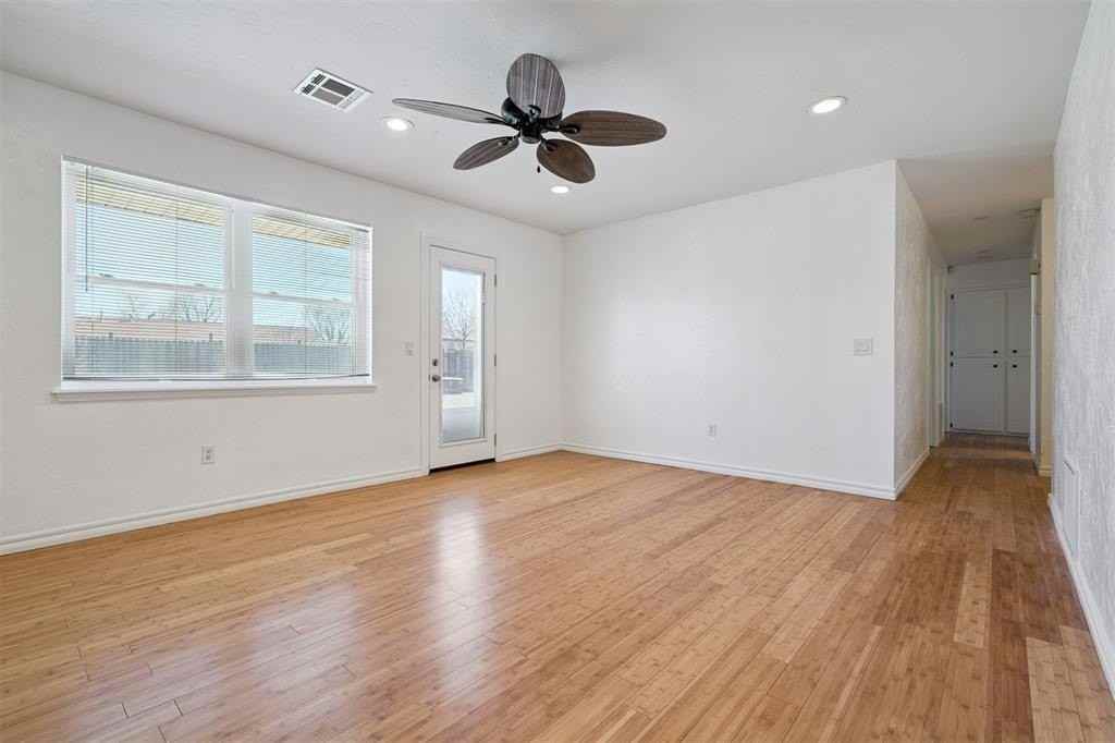 1100 S Avery Dr - Photo 3 of 37