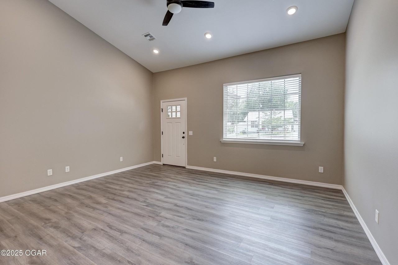 2615 E Xenia St - Photo 3 of 17