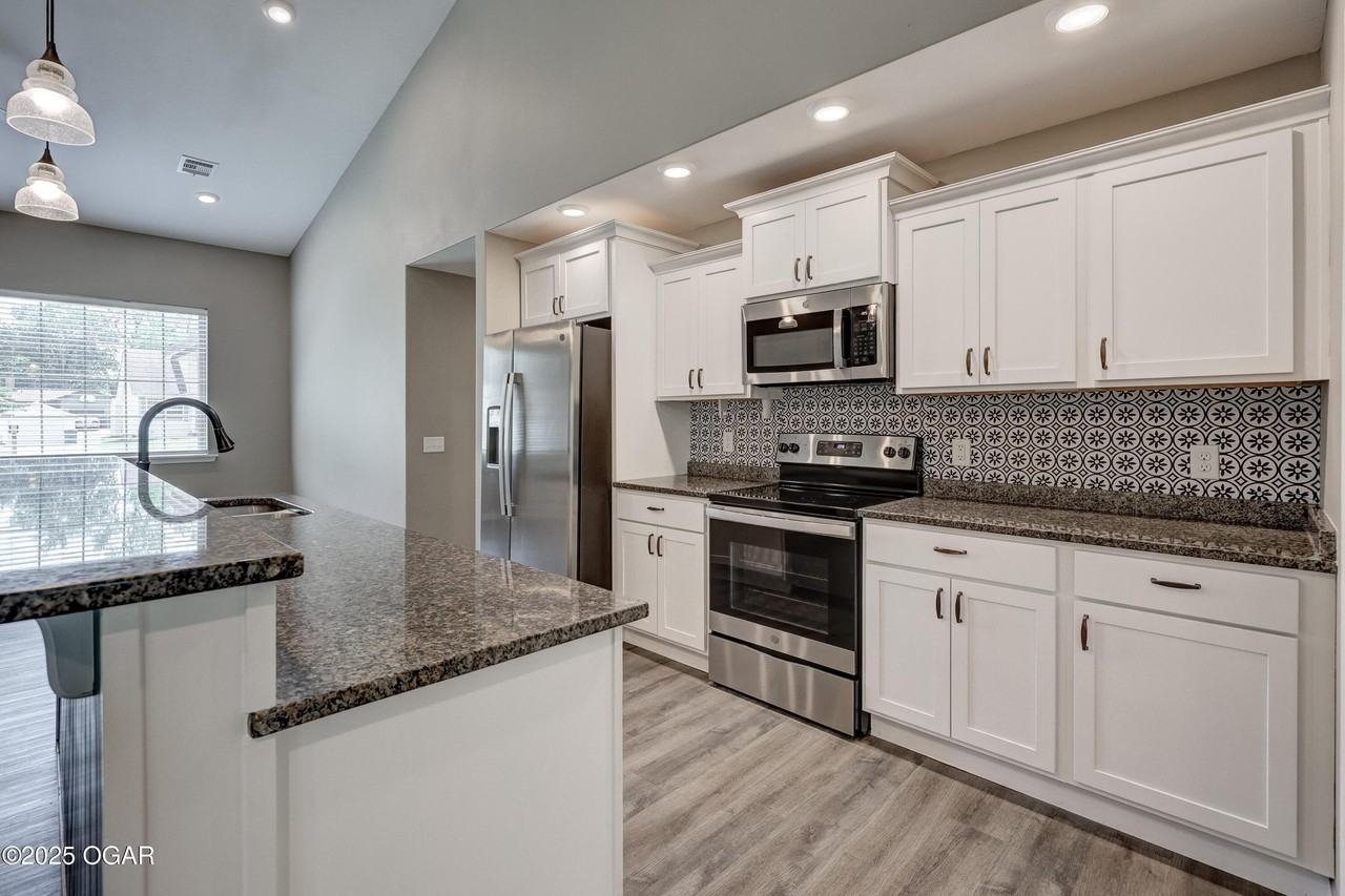 2615 E Xenia St - Photo 4 of 17