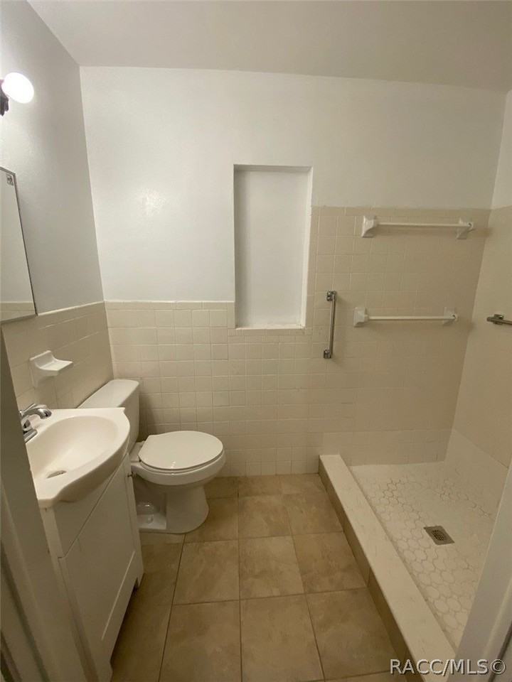 9009 S Zanmar Dr - Photo 3 of 8