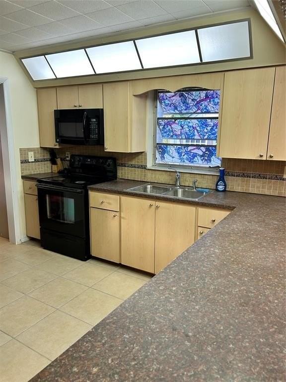 244 Sw 3rd Pl - Photo 5 of 42