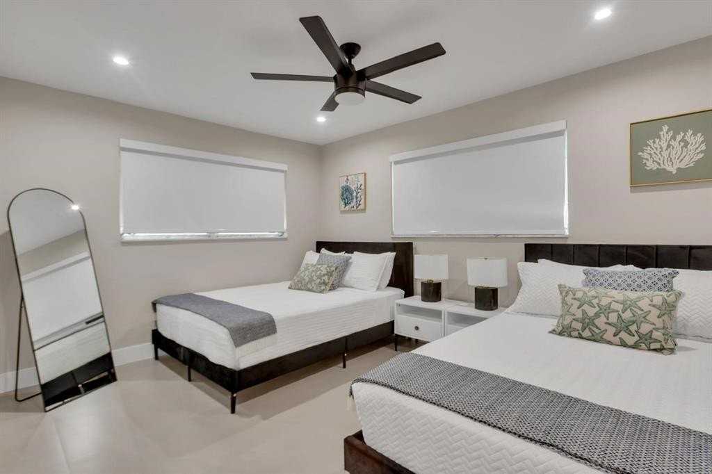 755 S Rainbow Dr - Photo 5 of 50