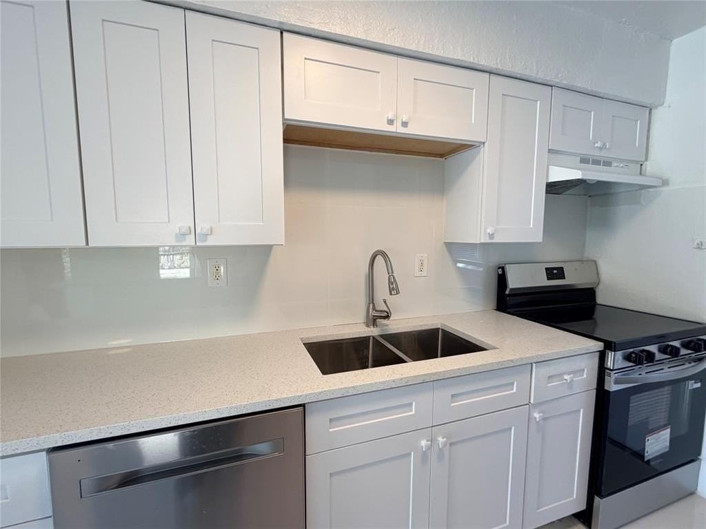 1536 Ne 27th St - Photo 3 of 20