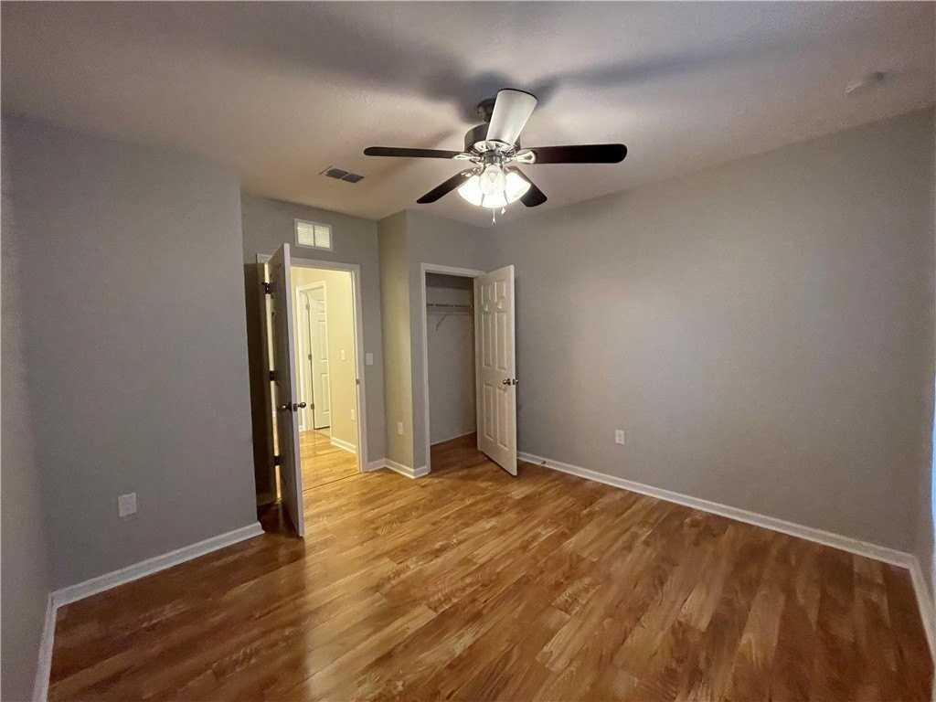 1586 Lexington Sq Sw - Photo 4 of 20