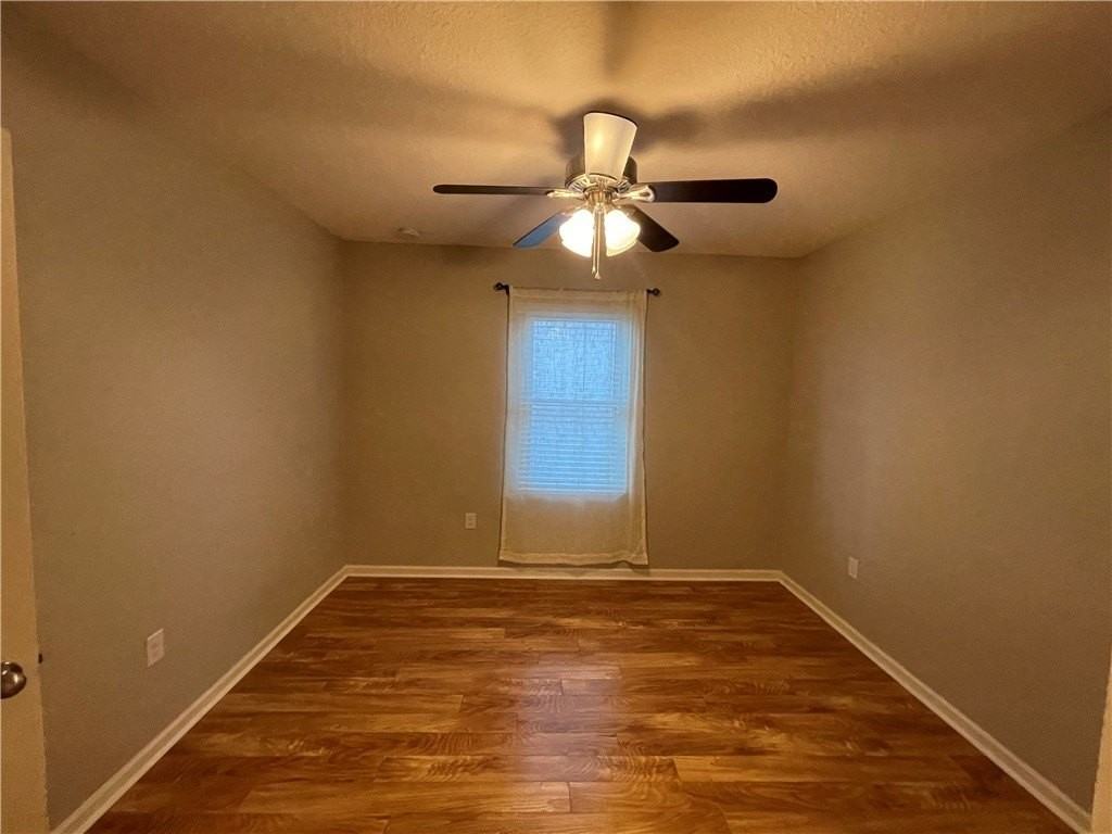 1586 Lexington Sq Sw - Photo 5 of 20