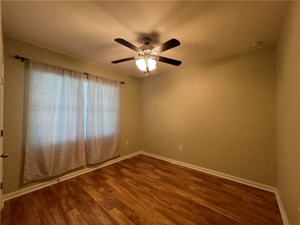 1586 Lexington Sq Sw - Photo 6 of 20