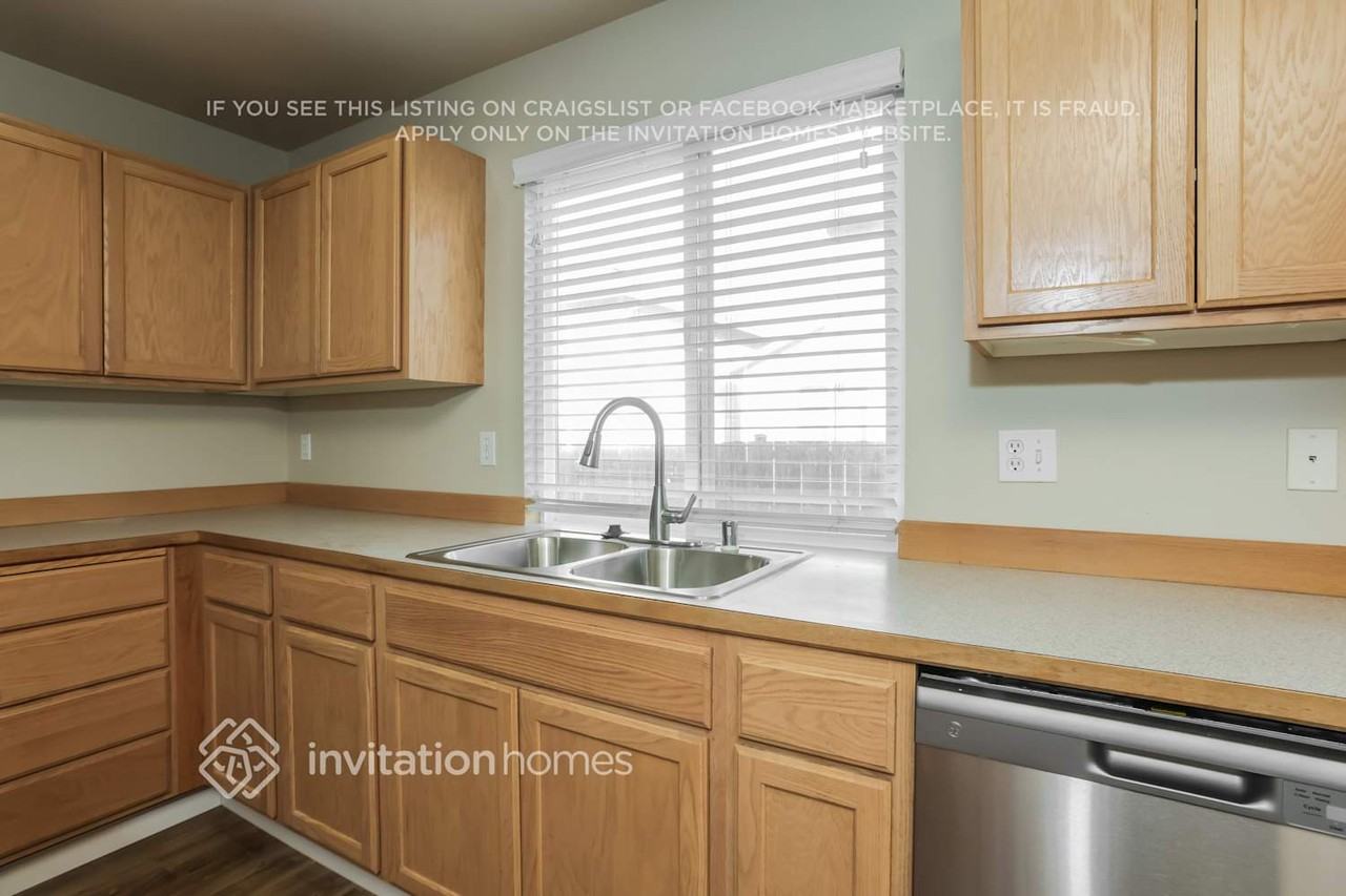 1623 201st St E - Photo 7 of 18