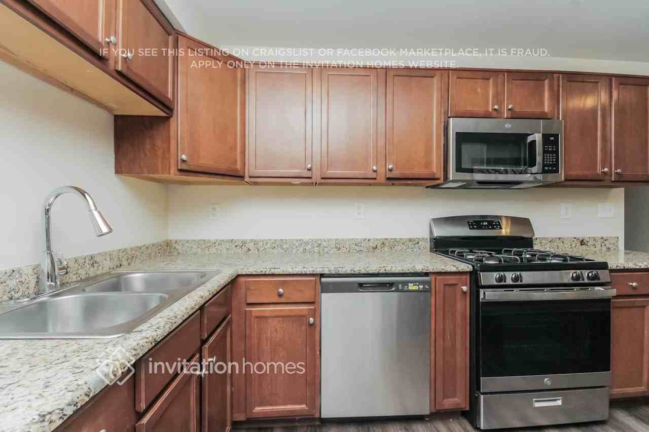 141 Queenswood Rd - Photo 6 of 17