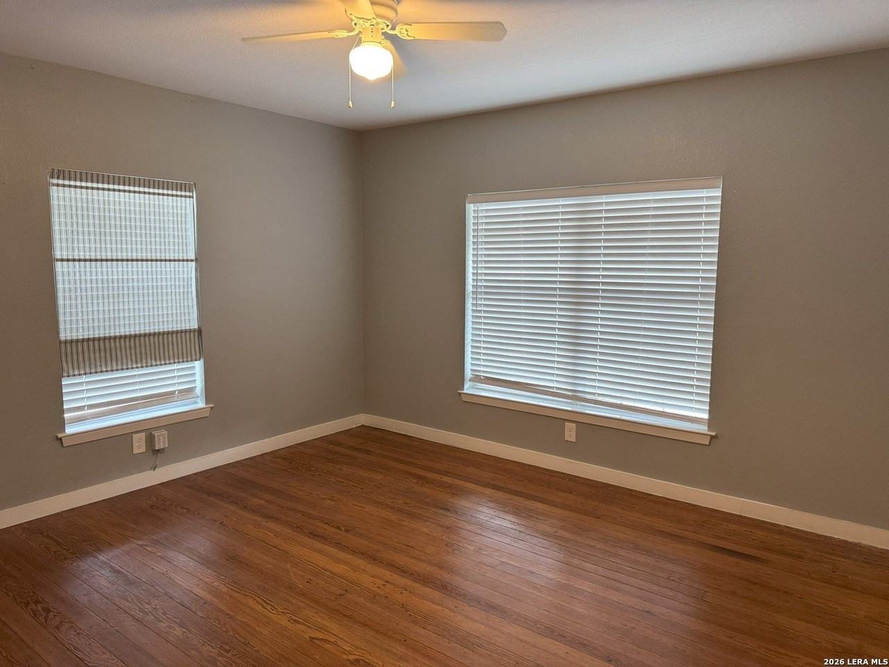 323 Arlington Ct - Photo 7 of 18