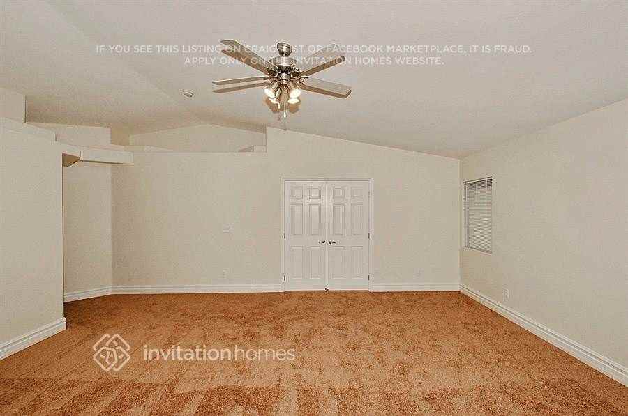 6685 Aviston St - Photo 3 of 9