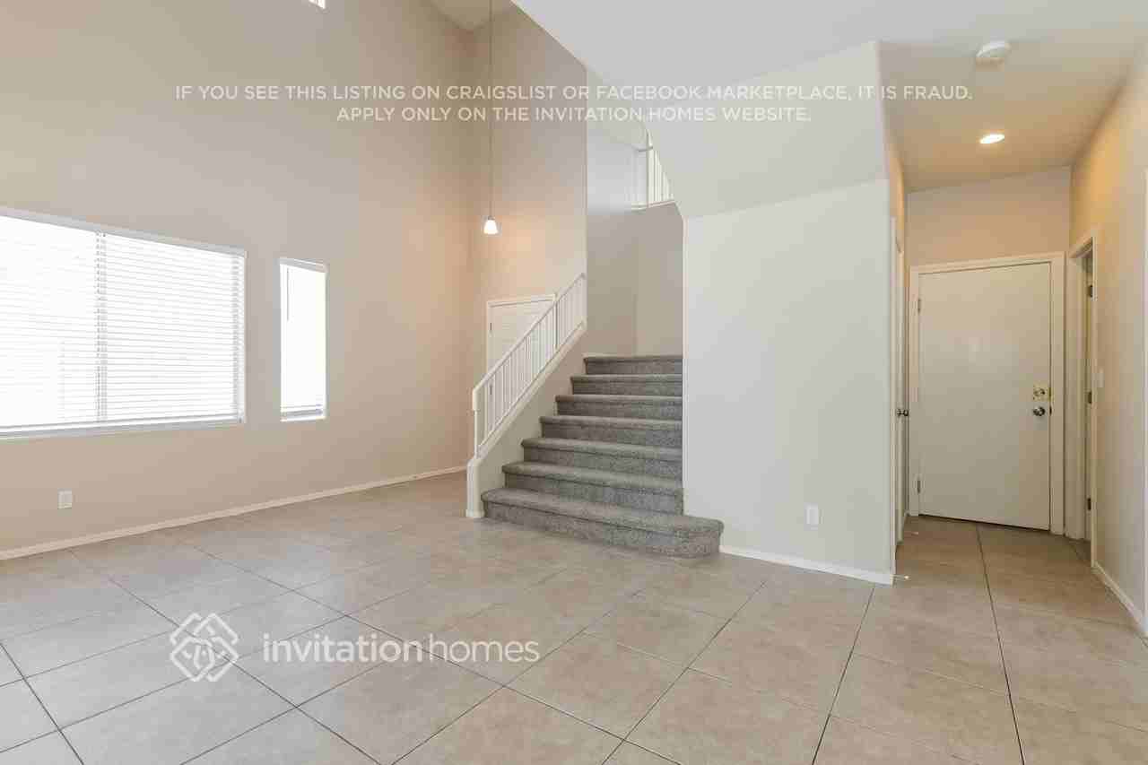 10536 Cliff Edge Ct - Photo 6 of 18