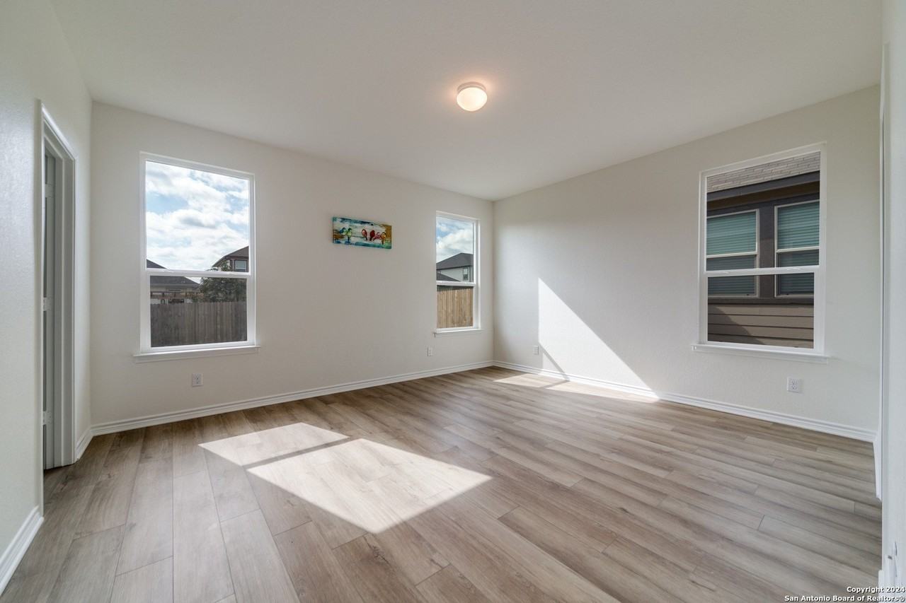 214 W Flowing River Dr - Photo 5 of 15