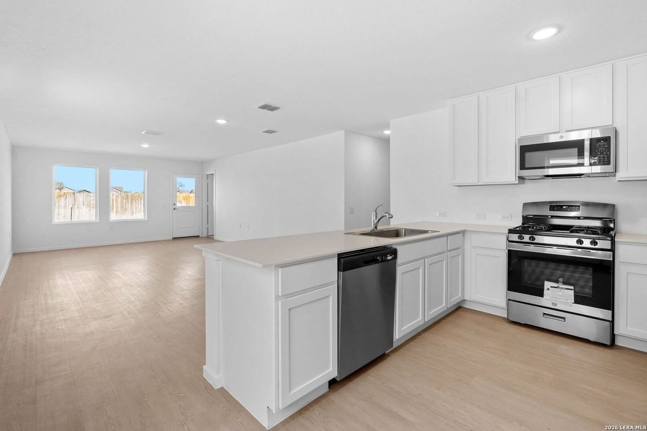 1427 Neria Loop - Photo 3 of 21