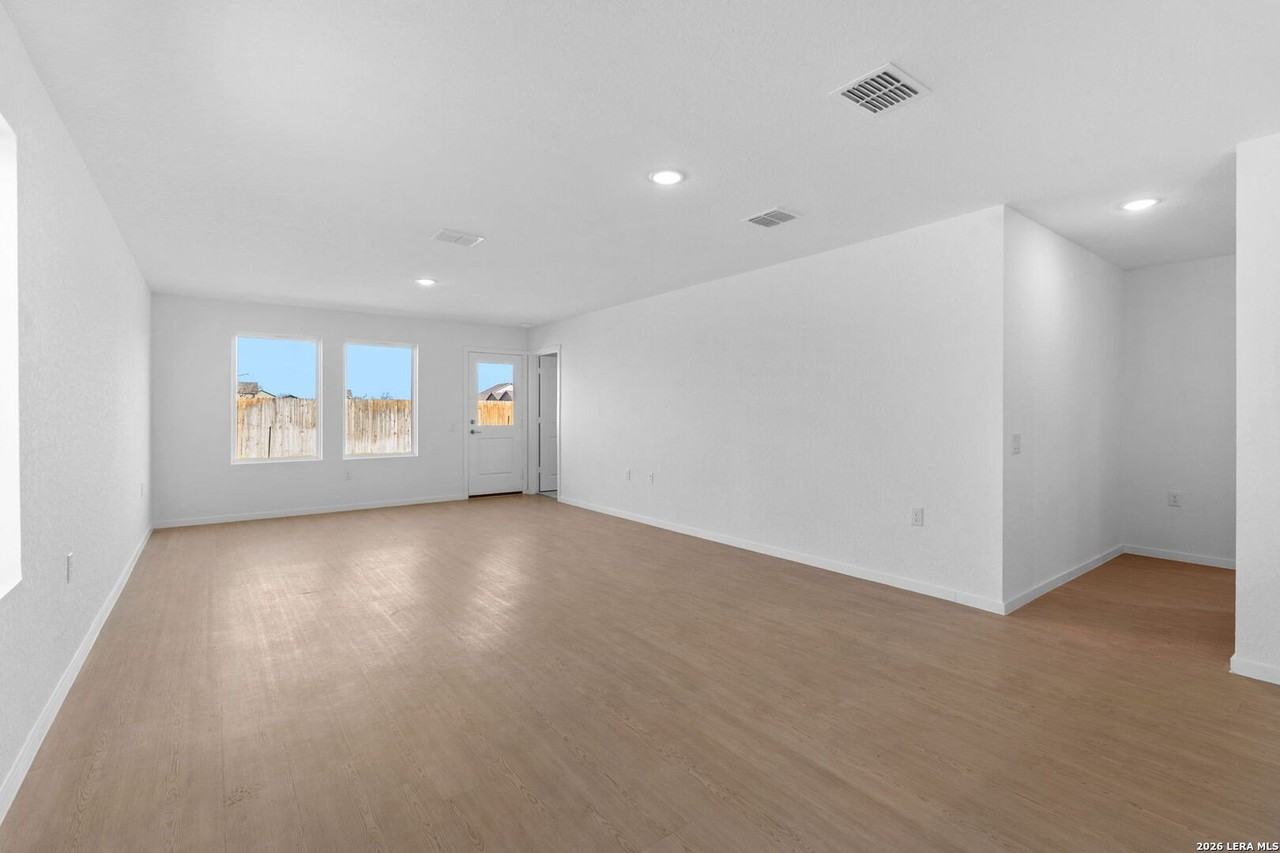 1427 Neria Loop - Photo 4 of 21