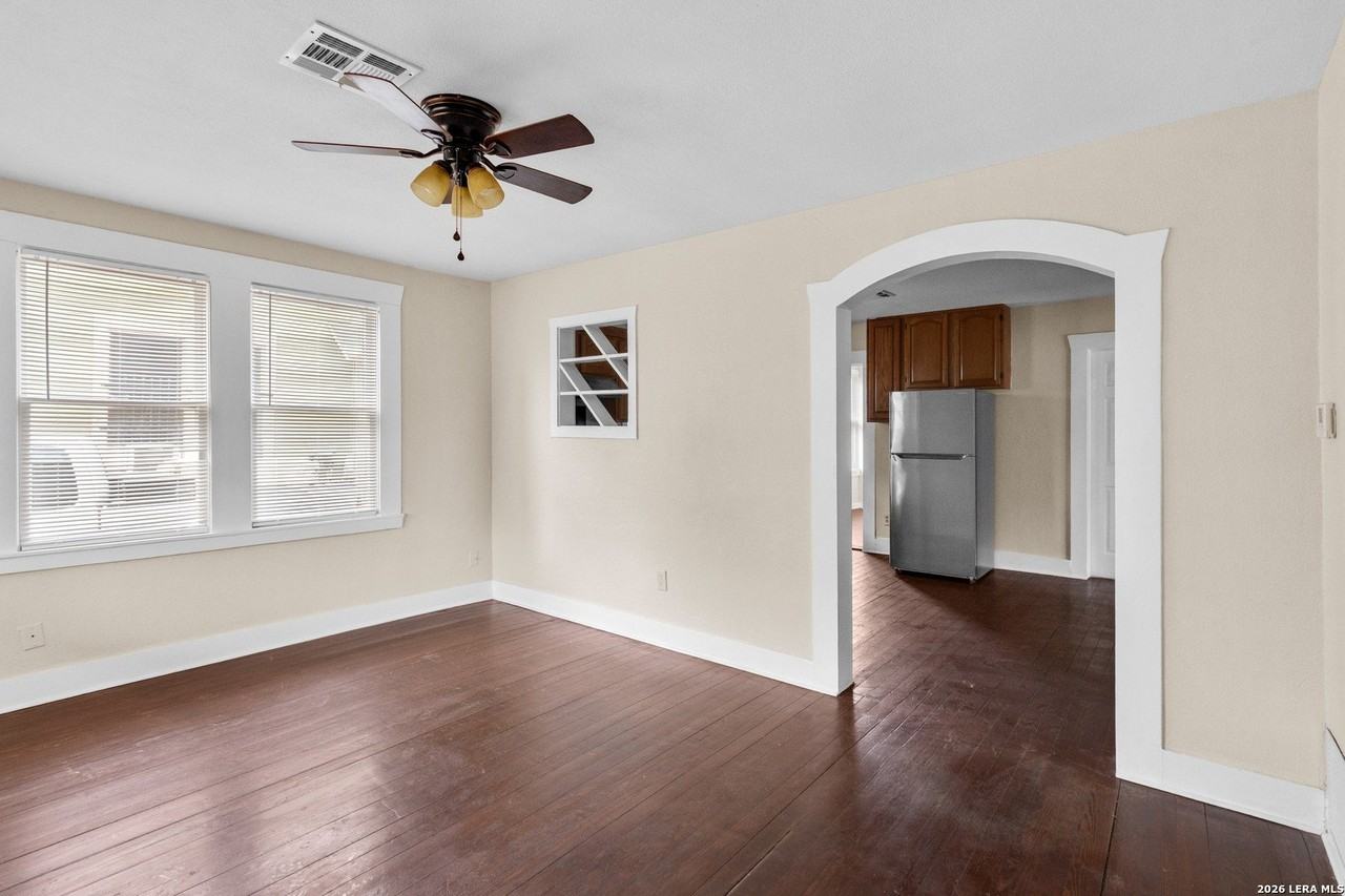 819 Rivas St - Photo 3 of 21