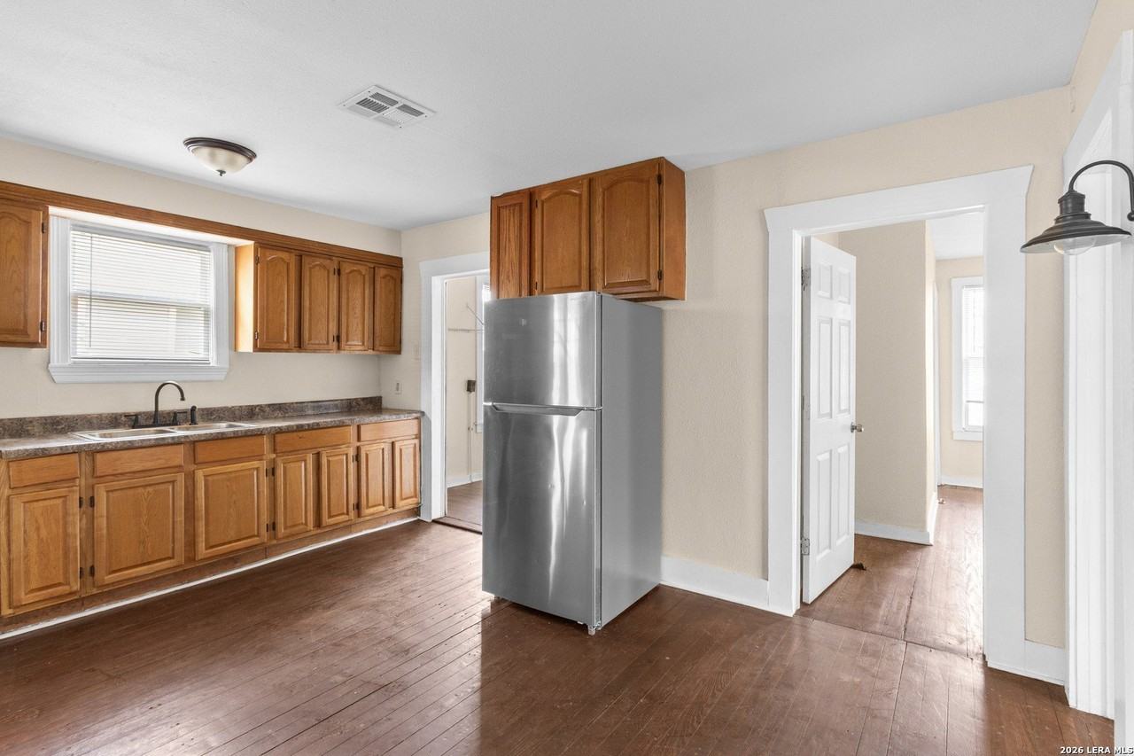 819 Rivas St - Photo 5 of 21