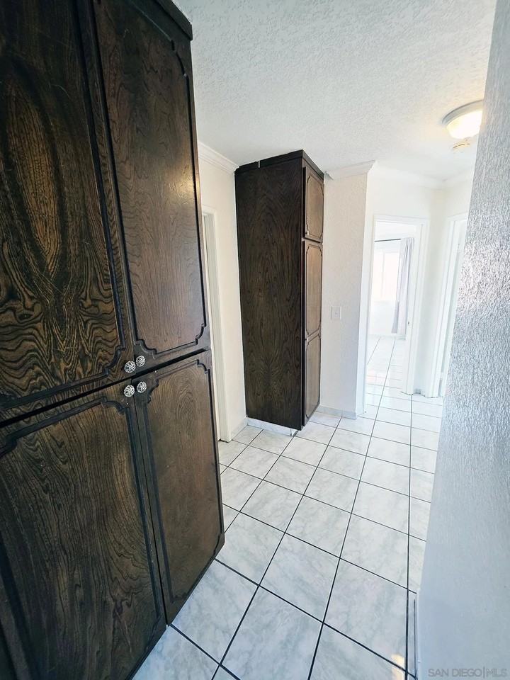 4056 Van Dyke Ave Apt 4 - Photo 5 of 18