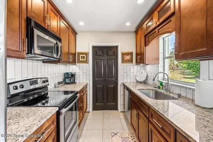 295 Spruce Ave - Photo 6 of 28