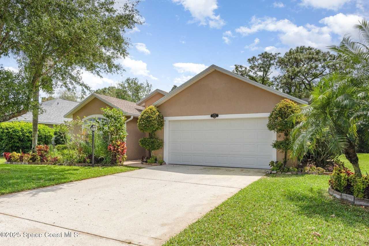 936 Tavernier Cir Ne - Photo 2 of 29