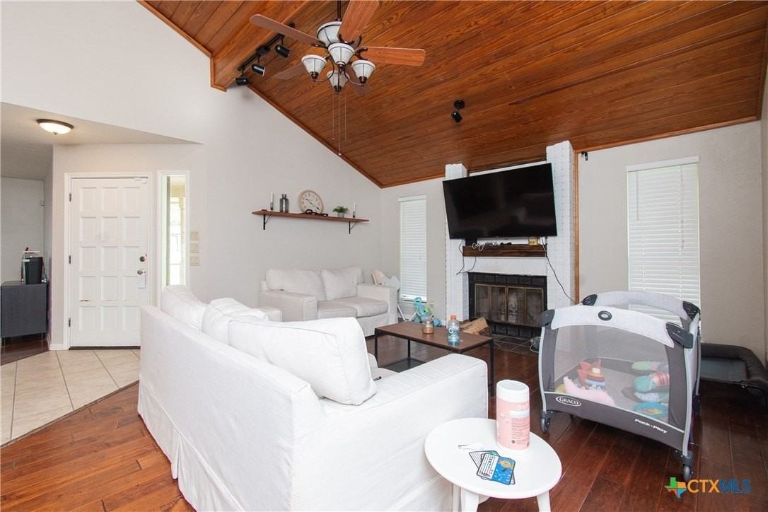 821 Cedar Ridge St - Photo 3 of 27