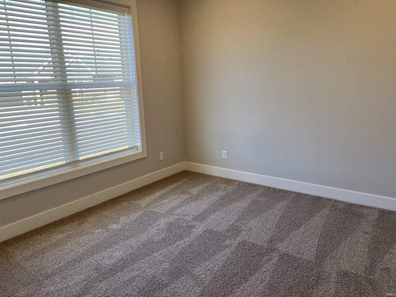 6956 Barlow Ct - Photo 7 of 14