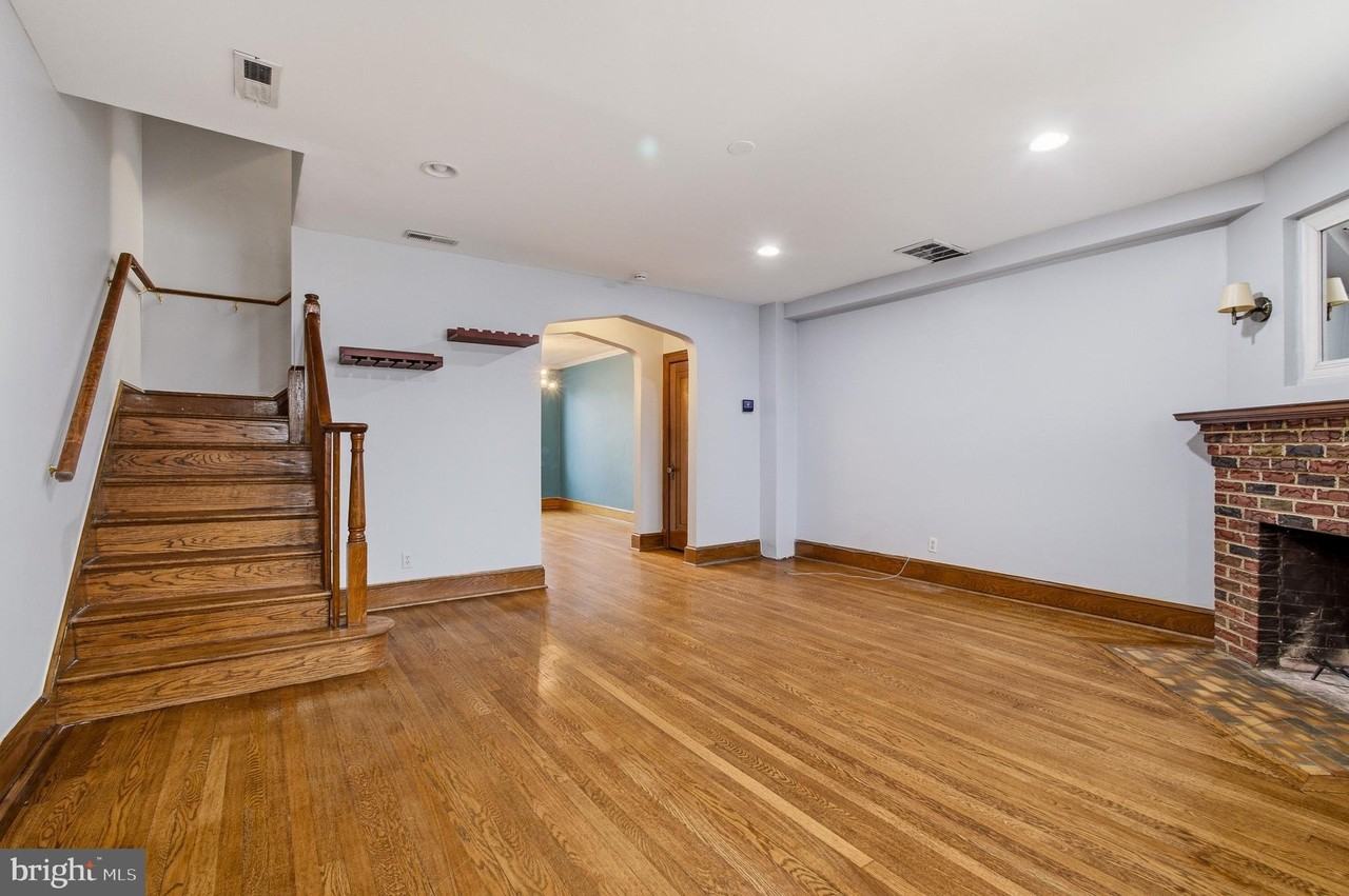 223 Ingraham St Nw - Photo 3 of 23