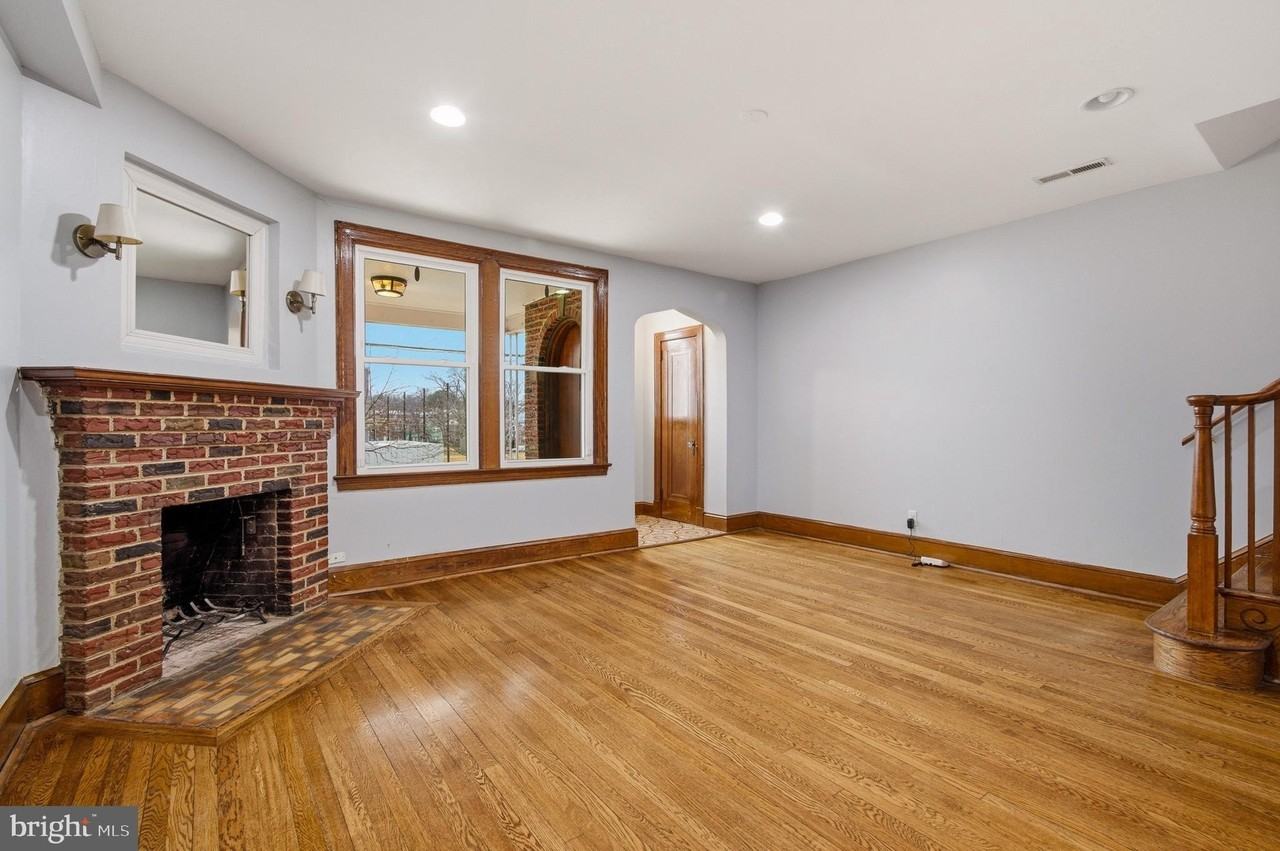 223 Ingraham St Nw - Photo 5 of 23