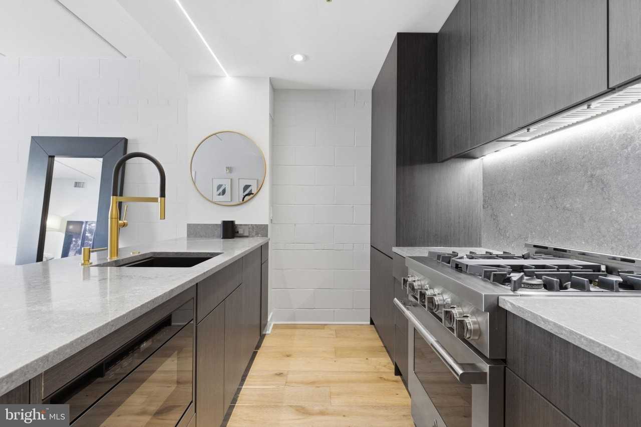 1529 14th St Nw Apt 203 - Photo 2 of 38