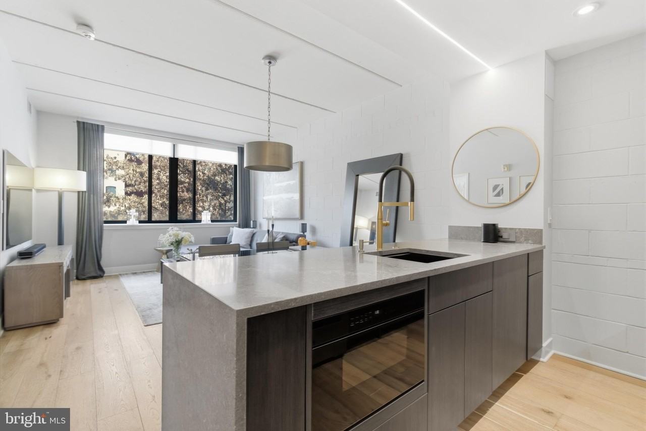 1529 14th St Nw Apt 203 - Photo 3 of 38