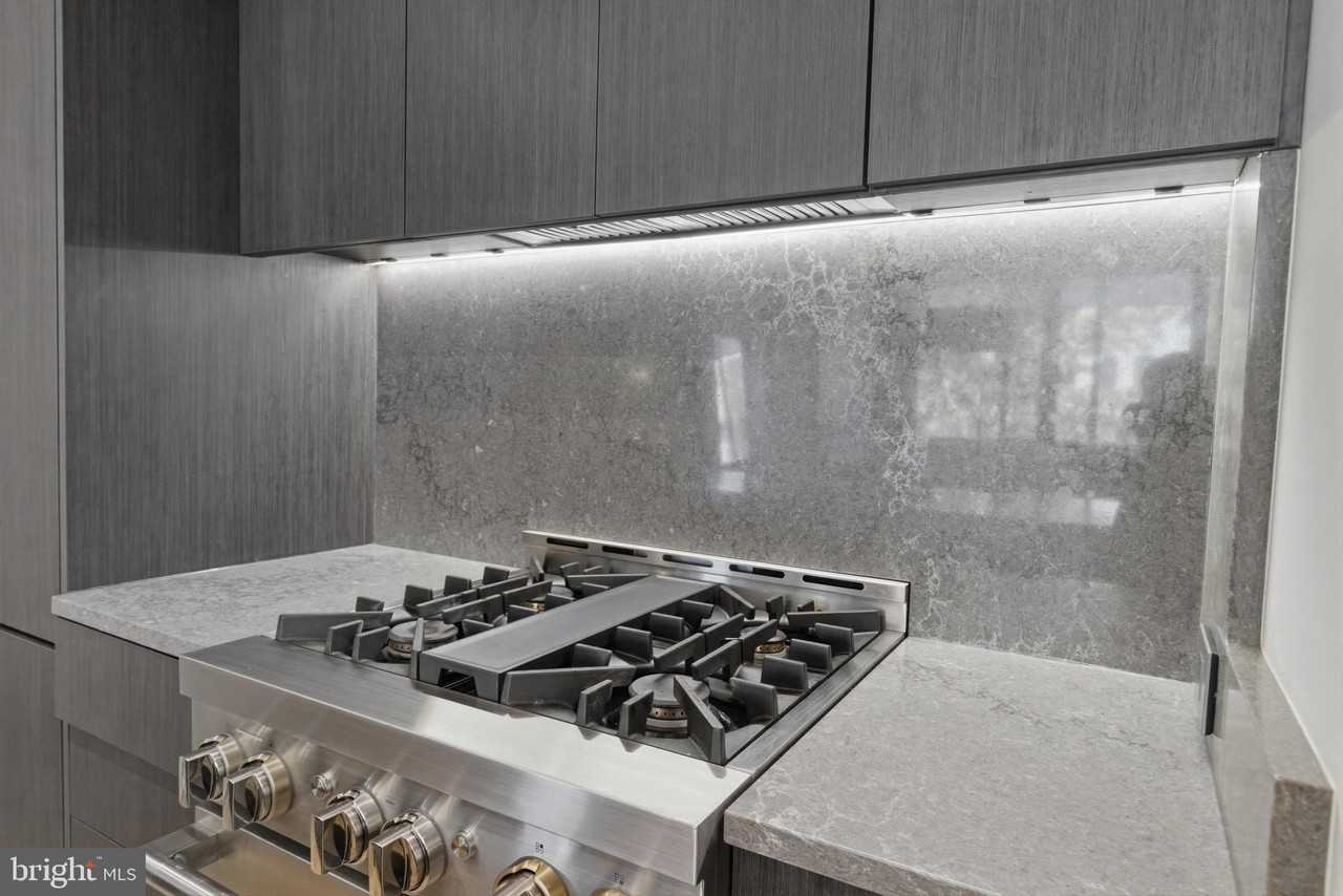 1529 14th St Nw Apt 203 - Photo 7 of 38