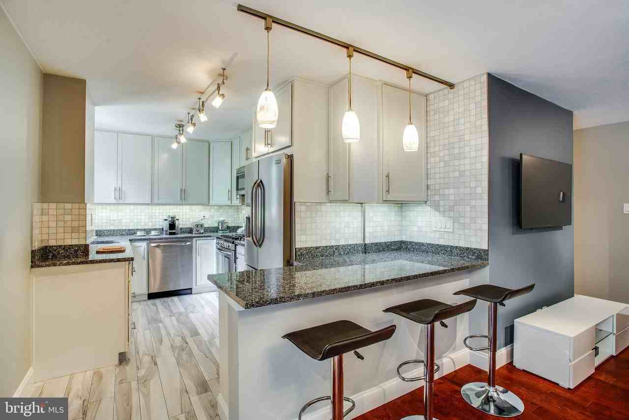 2201 L St Nw Apt 500 - Photo 3 of 44