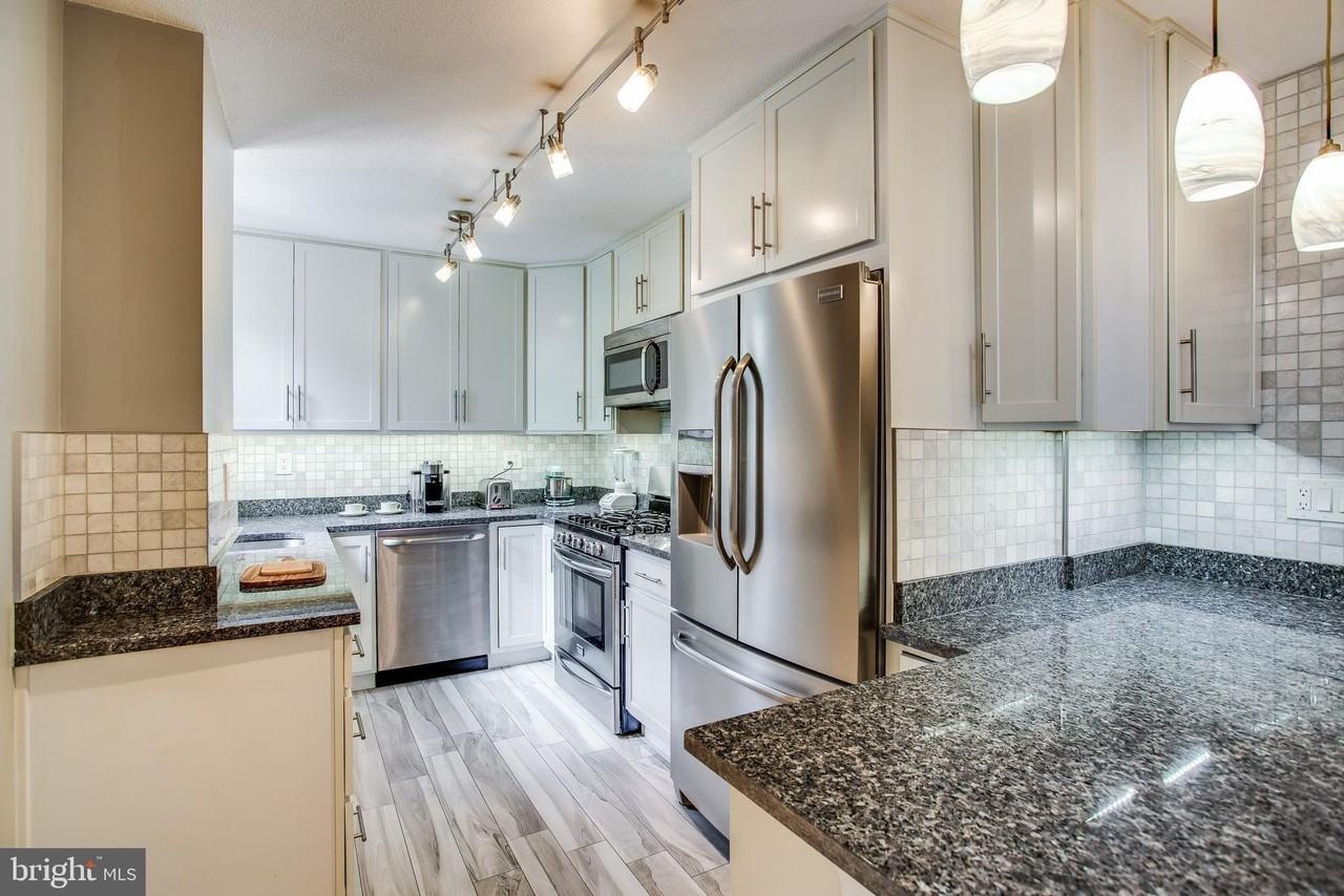 2201 L St Nw Apt 500 - Photo 4 of 44