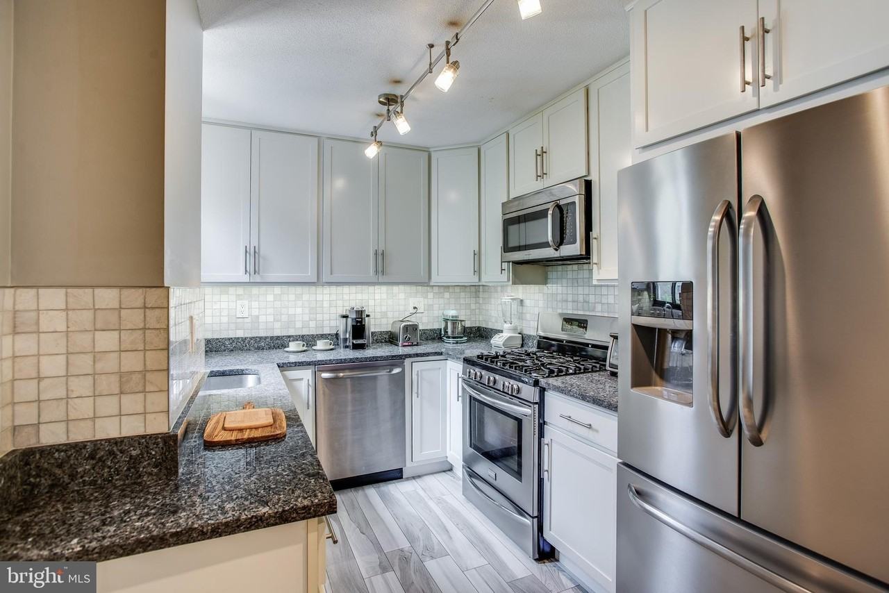 2201 L St Nw Apt 500 - Photo 5 of 44