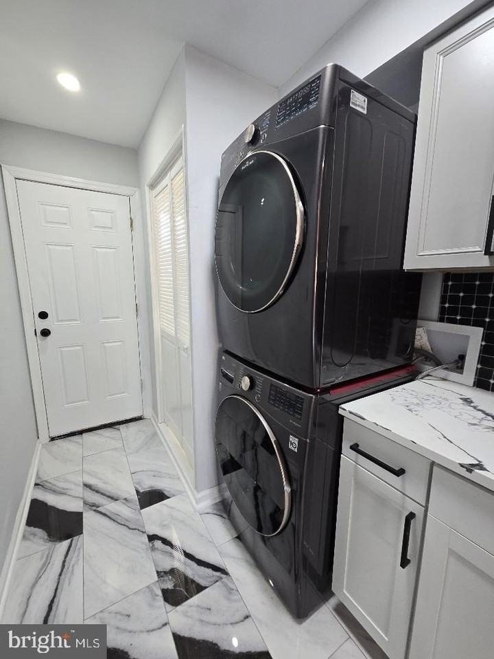 5433 C St Se Apt 2 - Photo 5 of 7