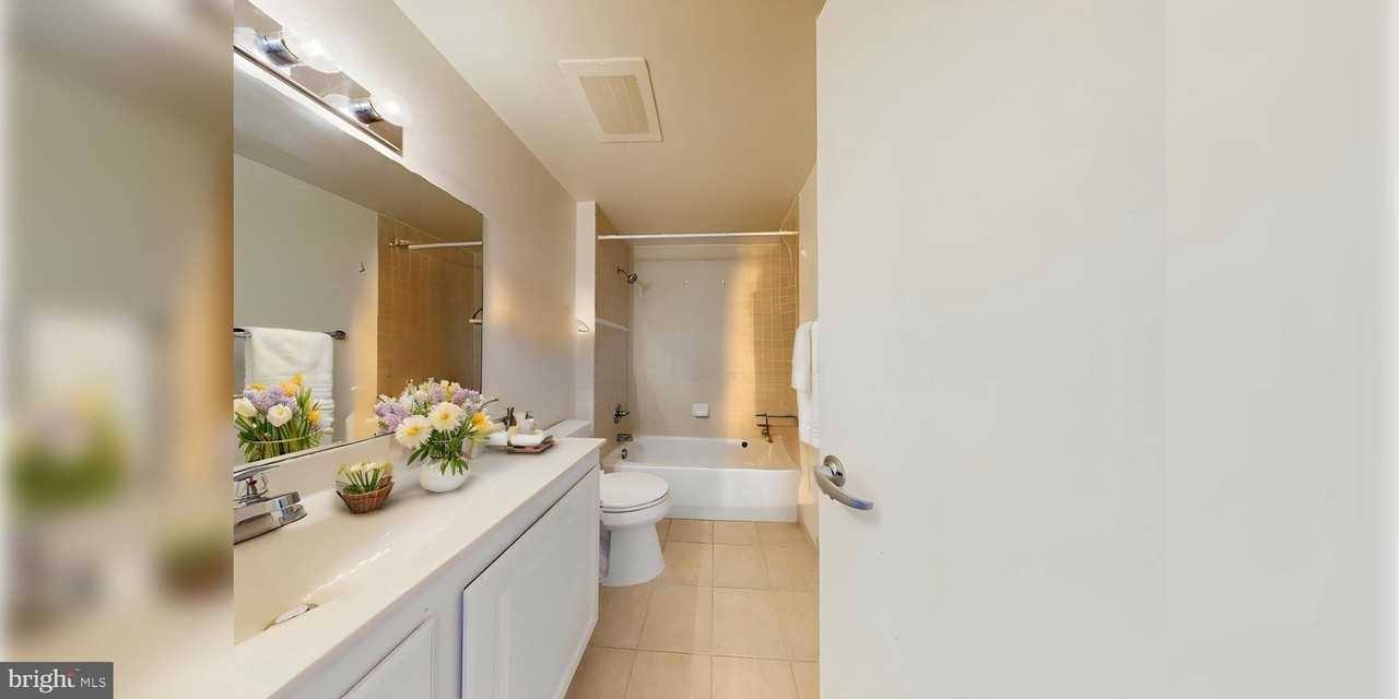 355 I St Sw #626 - Photo 5 of 32