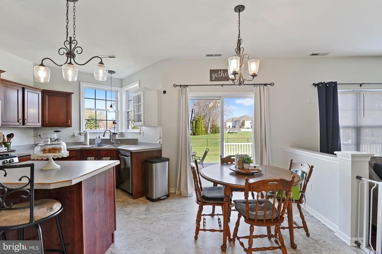 20 E Darby Cir - Photo 7 of 19