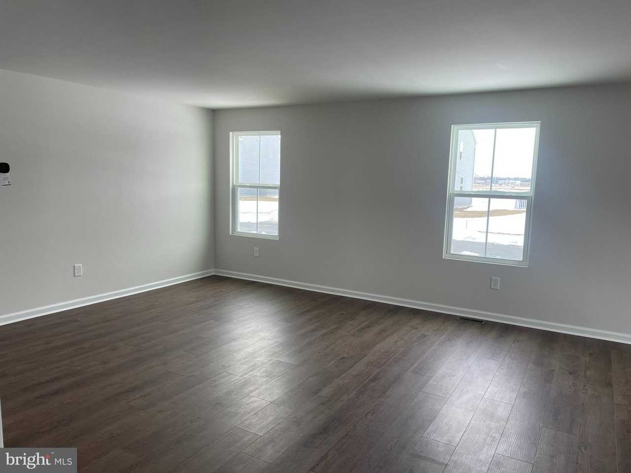 714 Four Seasons Ct - Photo 4 of 9