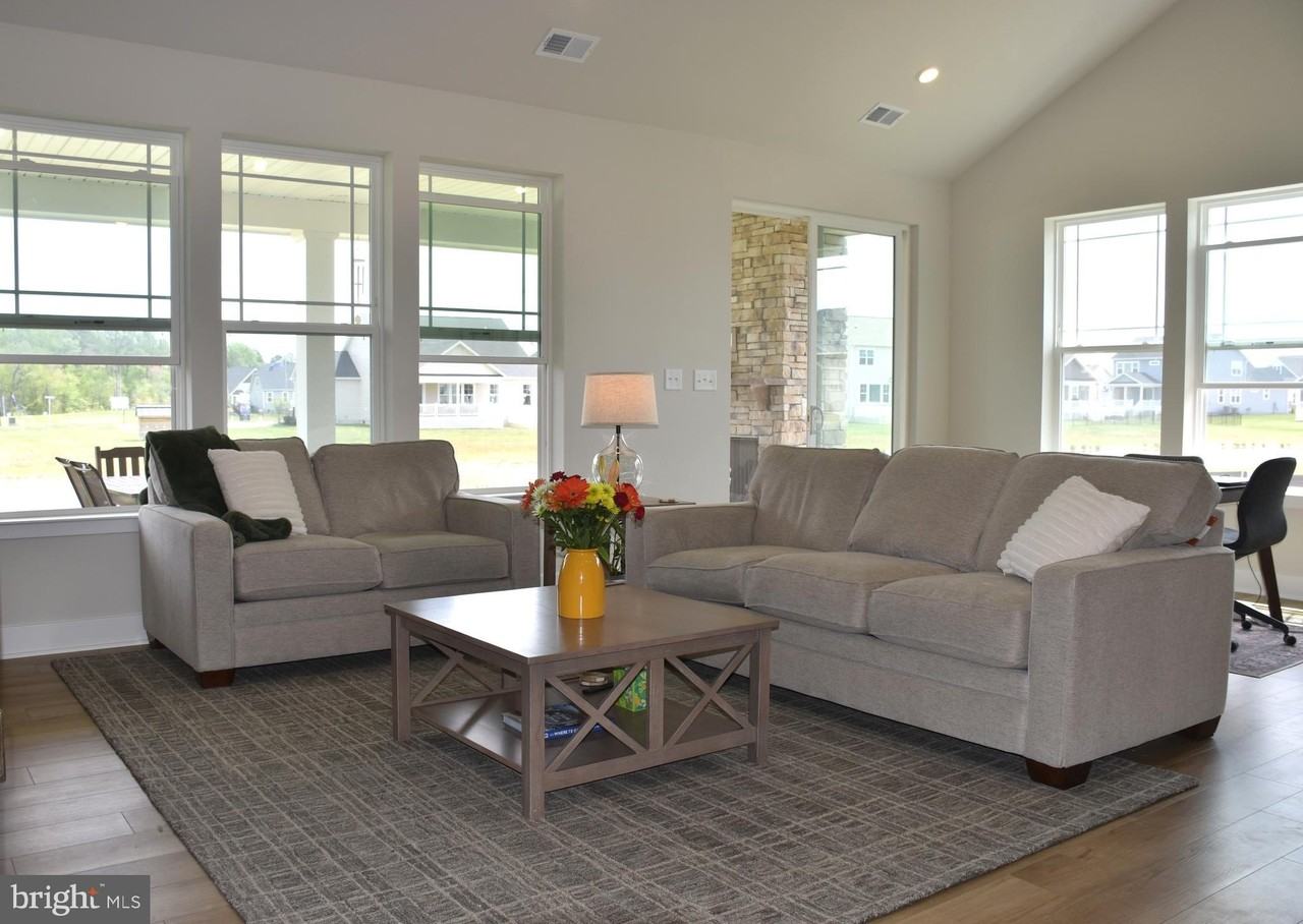 32611 Deep Sound Dr - Photo 2 of 18