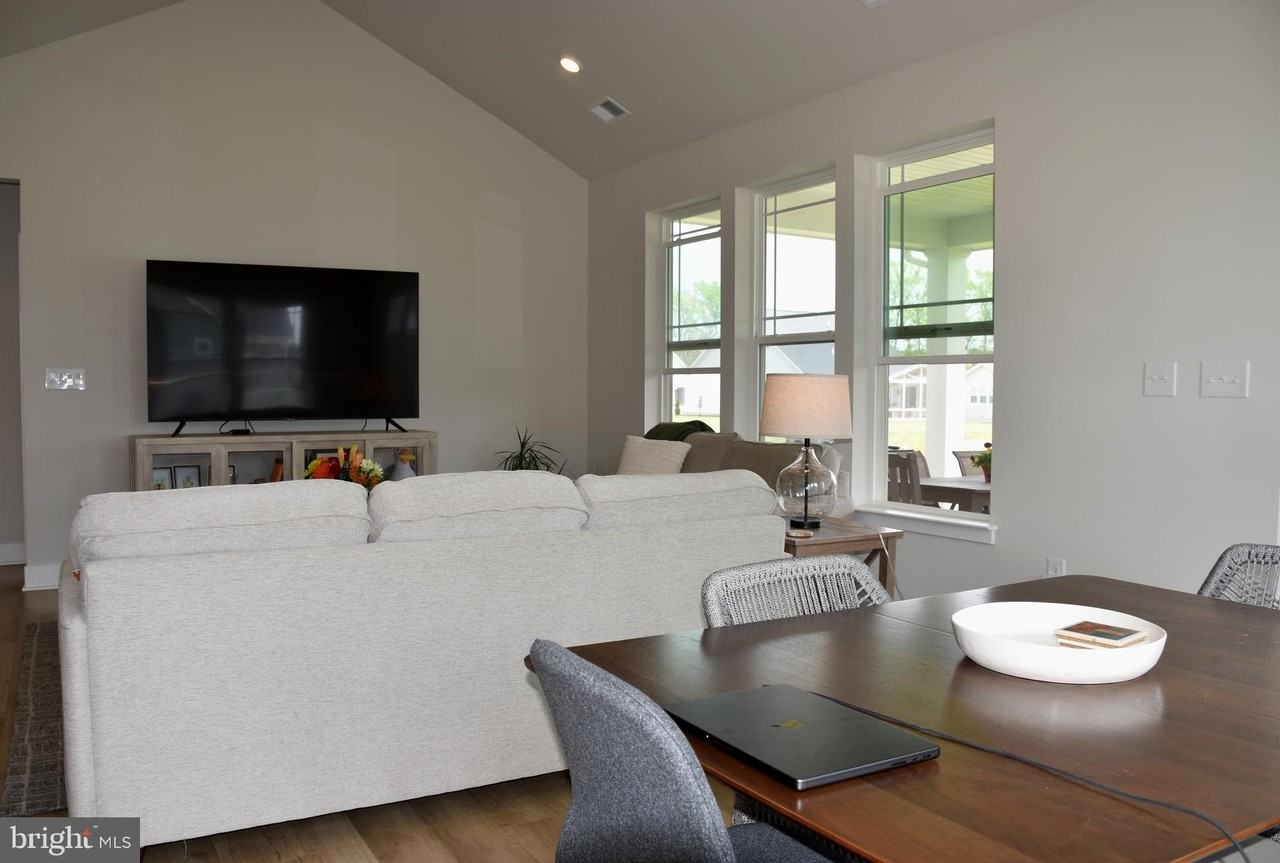 32611 Deep Sound Dr - Photo 4 of 18