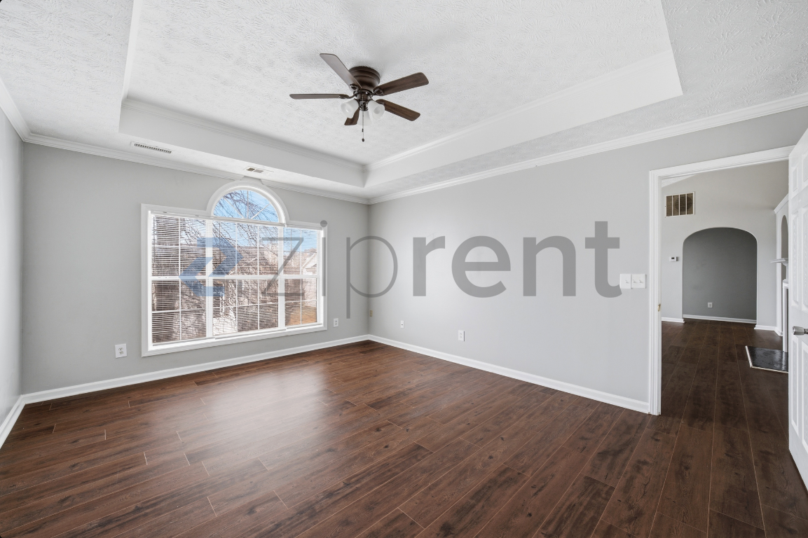 1512 Buckingham Pl - Photo 7 of 32