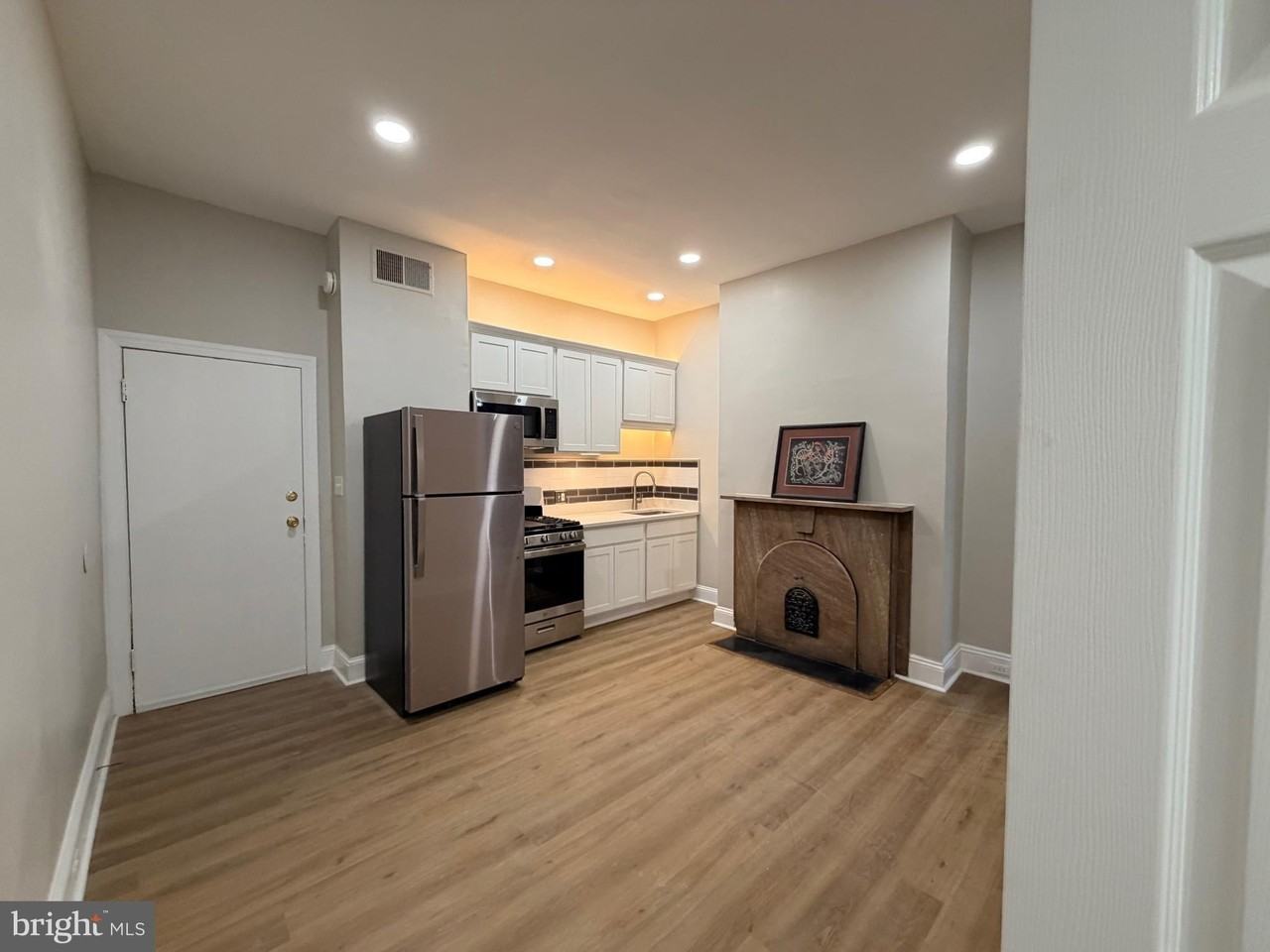 2439 Maryland Ave Apt B #B - Photo 5 of 27