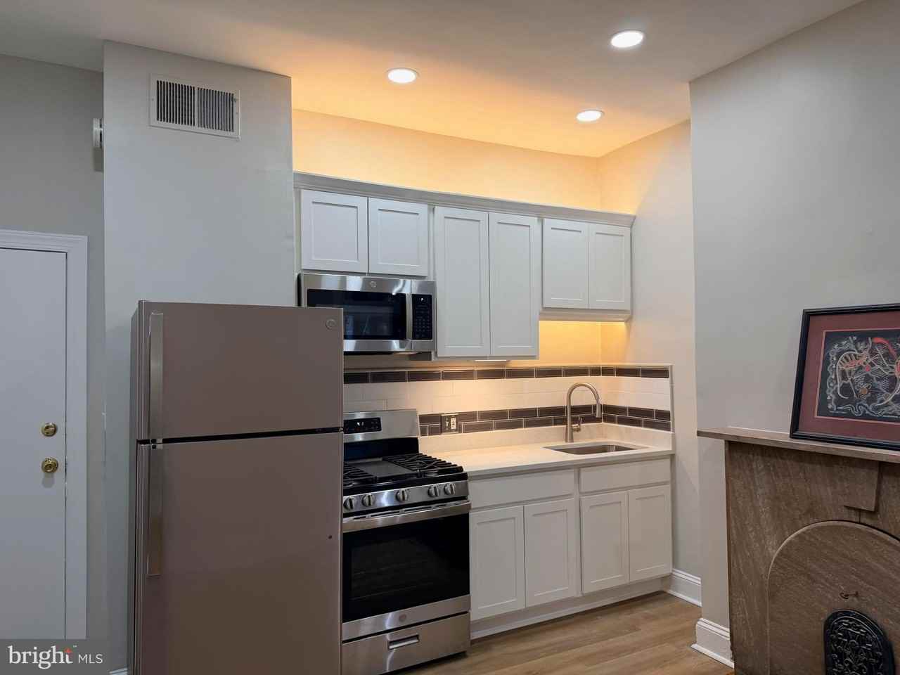 2439 Maryland Ave Apt B #B - Photo 7 of 27