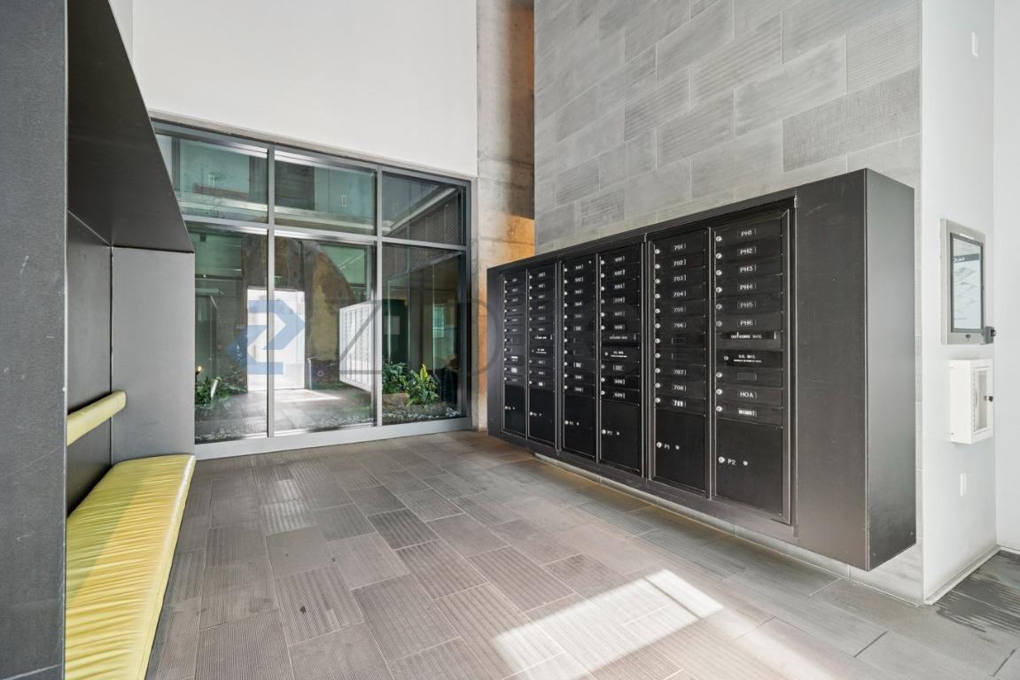 8 Octavia St #708 - Photo 4 of 28