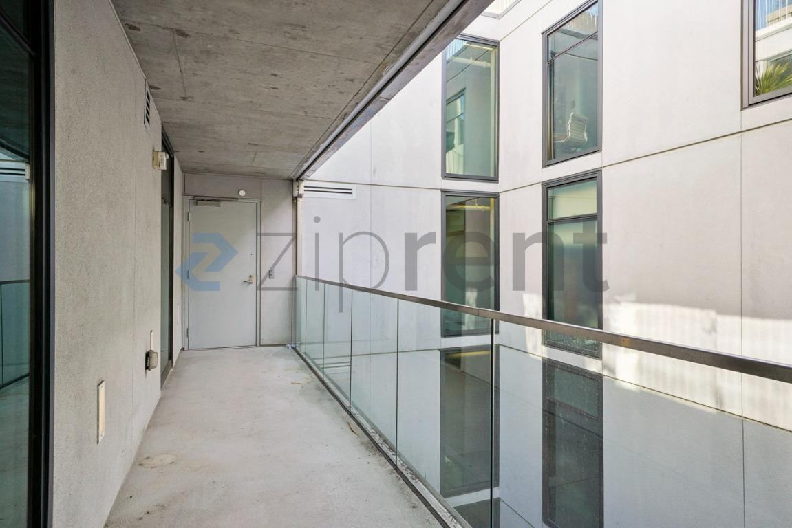 8 Octavia St #708 - Photo 6 of 28