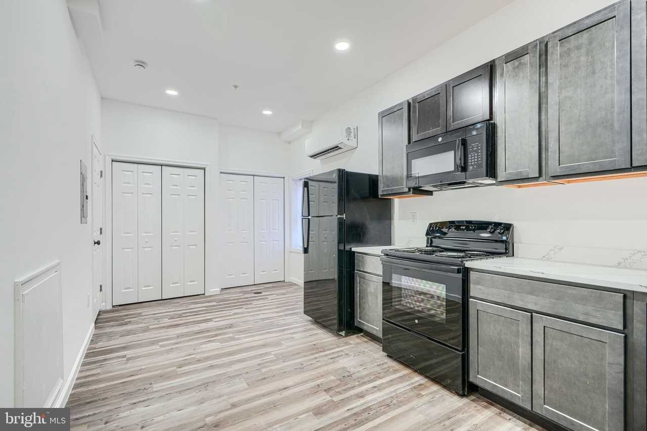 7 S Carrollton Ave - Photo 3 of 14