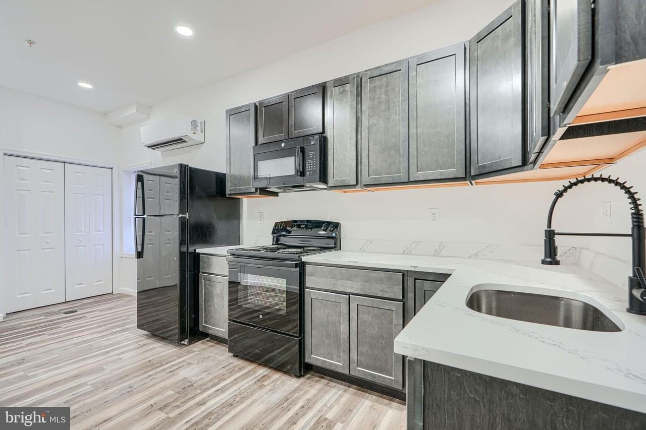 7 S Carrollton Ave - Photo 4 of 14