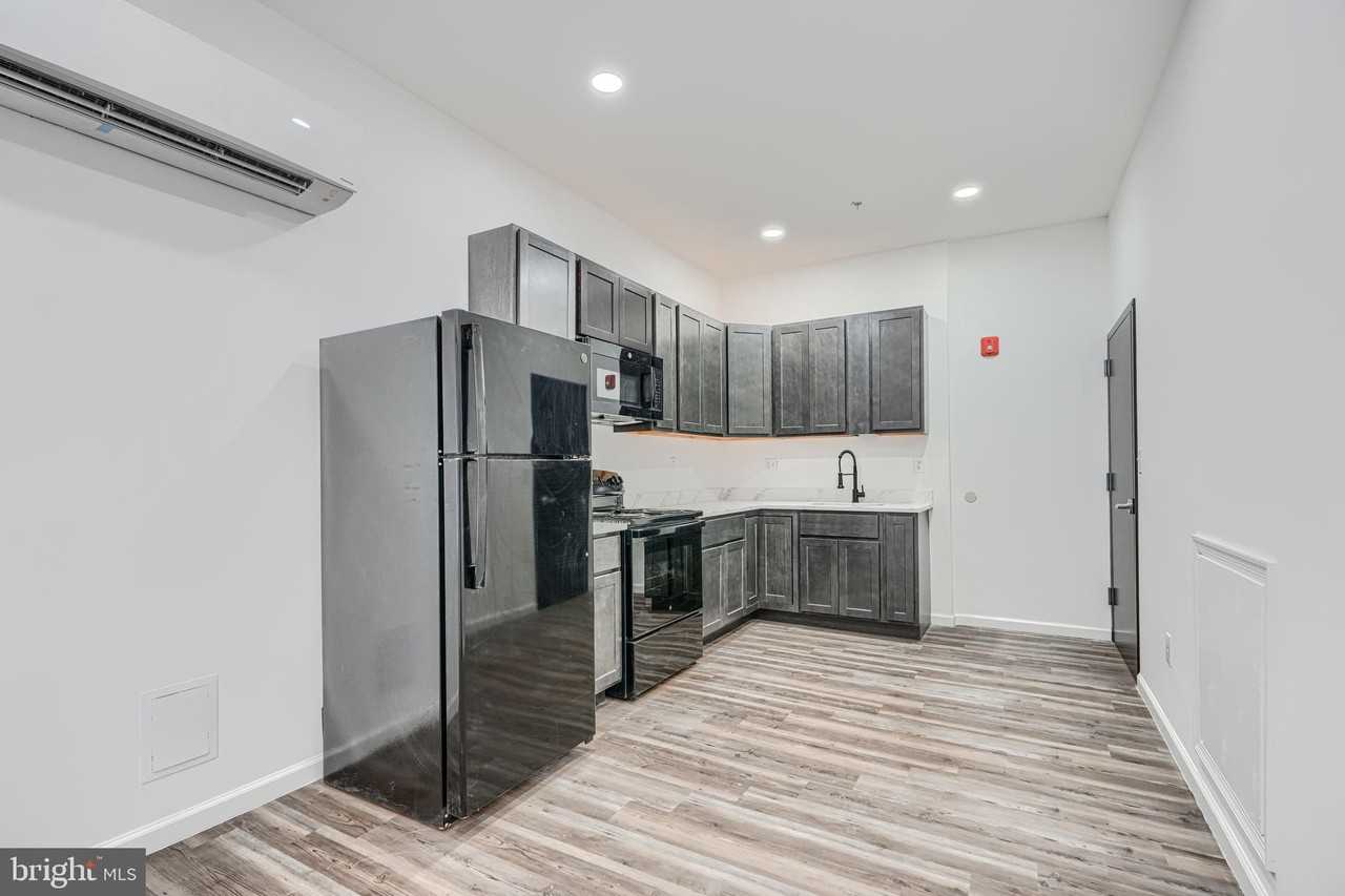 7 S Carrollton Ave - Photo 6 of 14