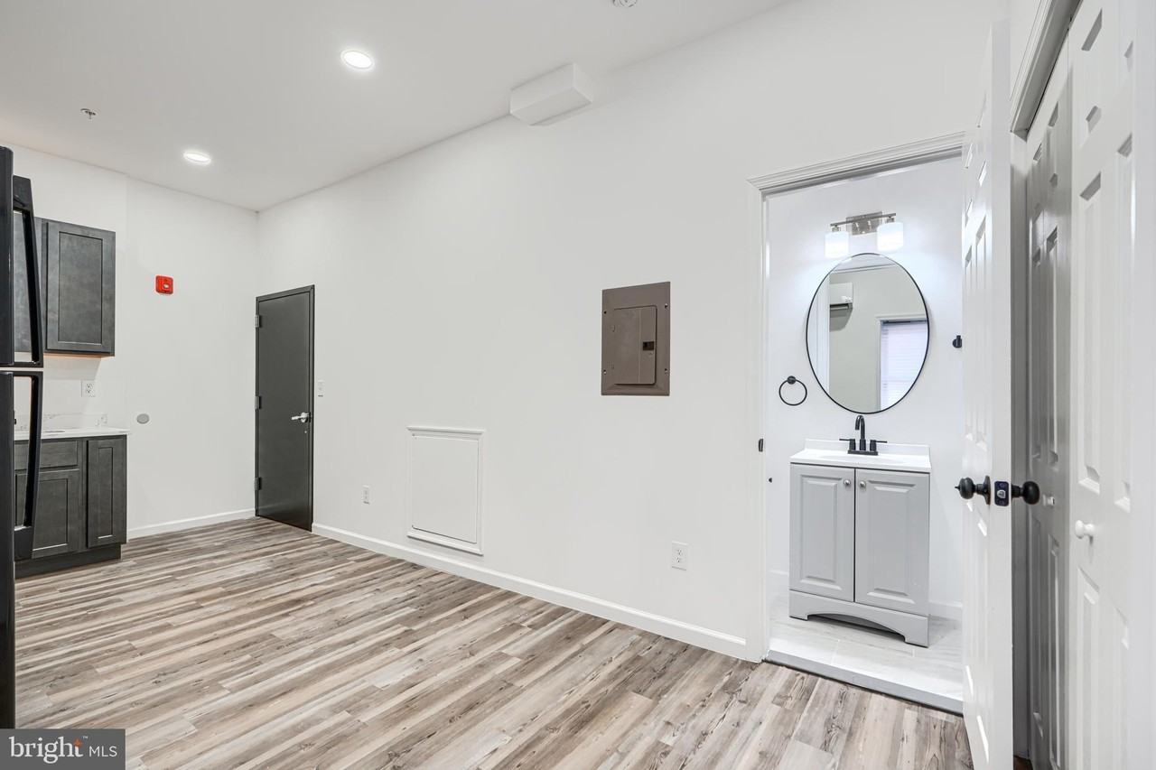 7 S Carrollton Ave - Photo 7 of 14